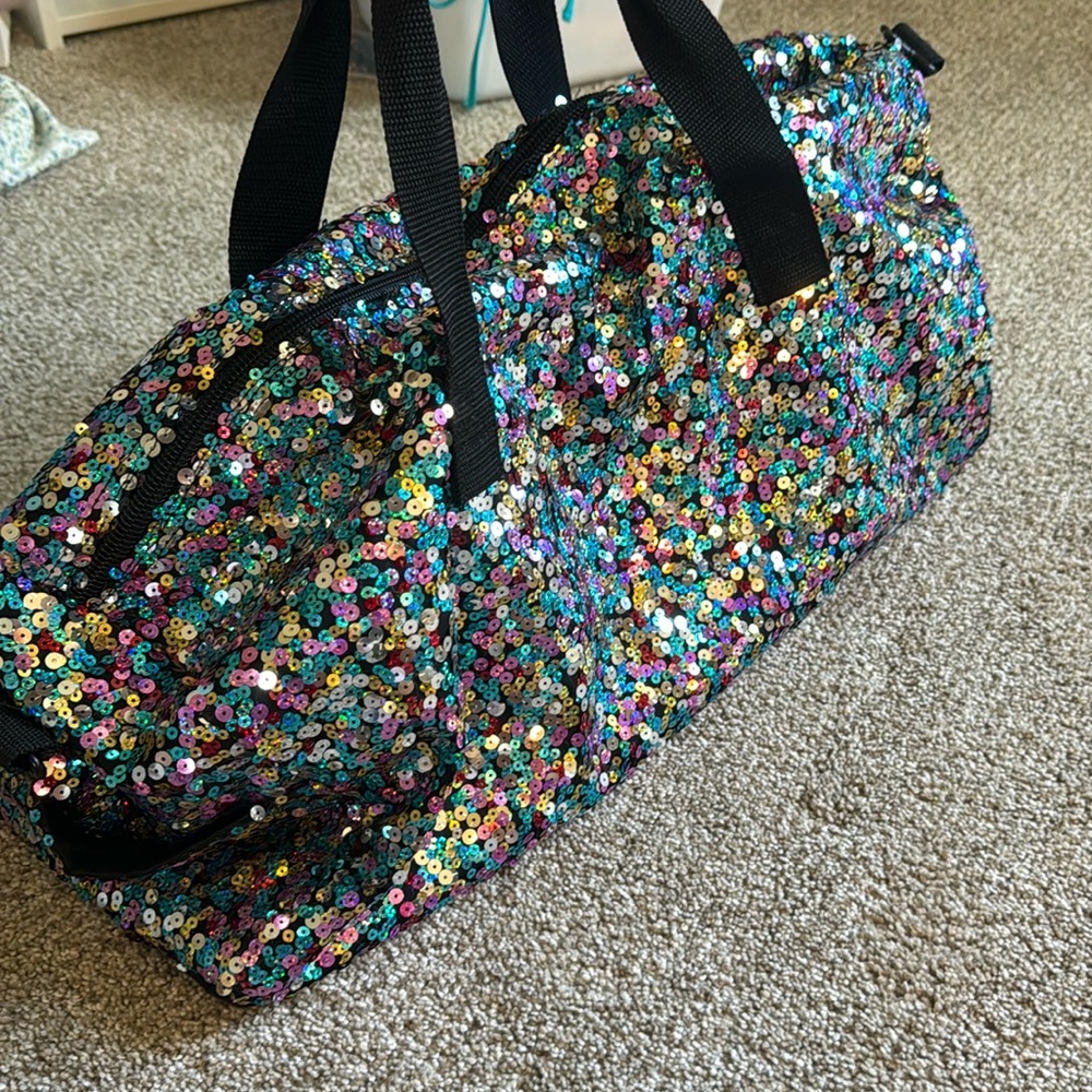 glittery travel bag!